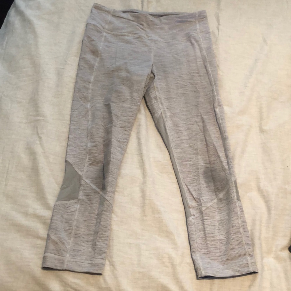 Lululemon size 6 crop leggings